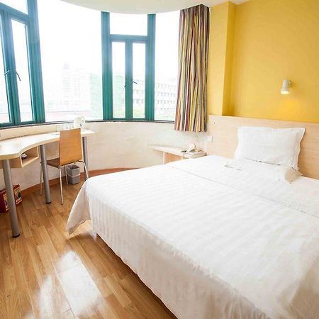 7 Days Inn Wuhan Bagian luar foto
