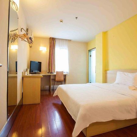 7 Days Inn Wuhan Bagian luar foto