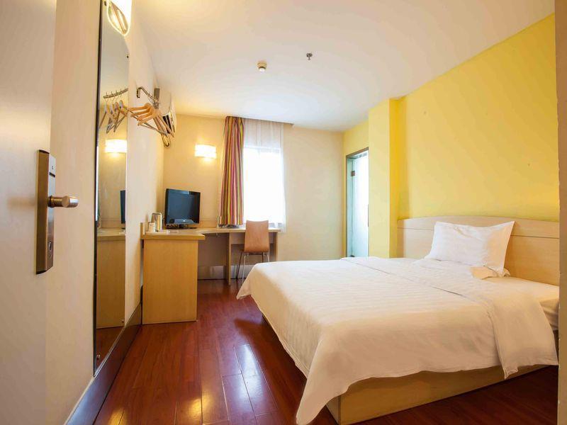 7 Days Inn Wuhan Bagian luar foto